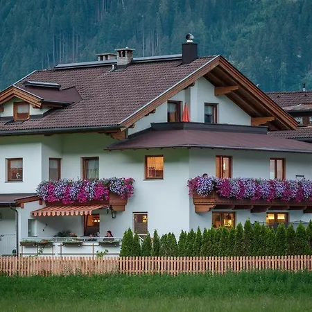 Stefan Apartment